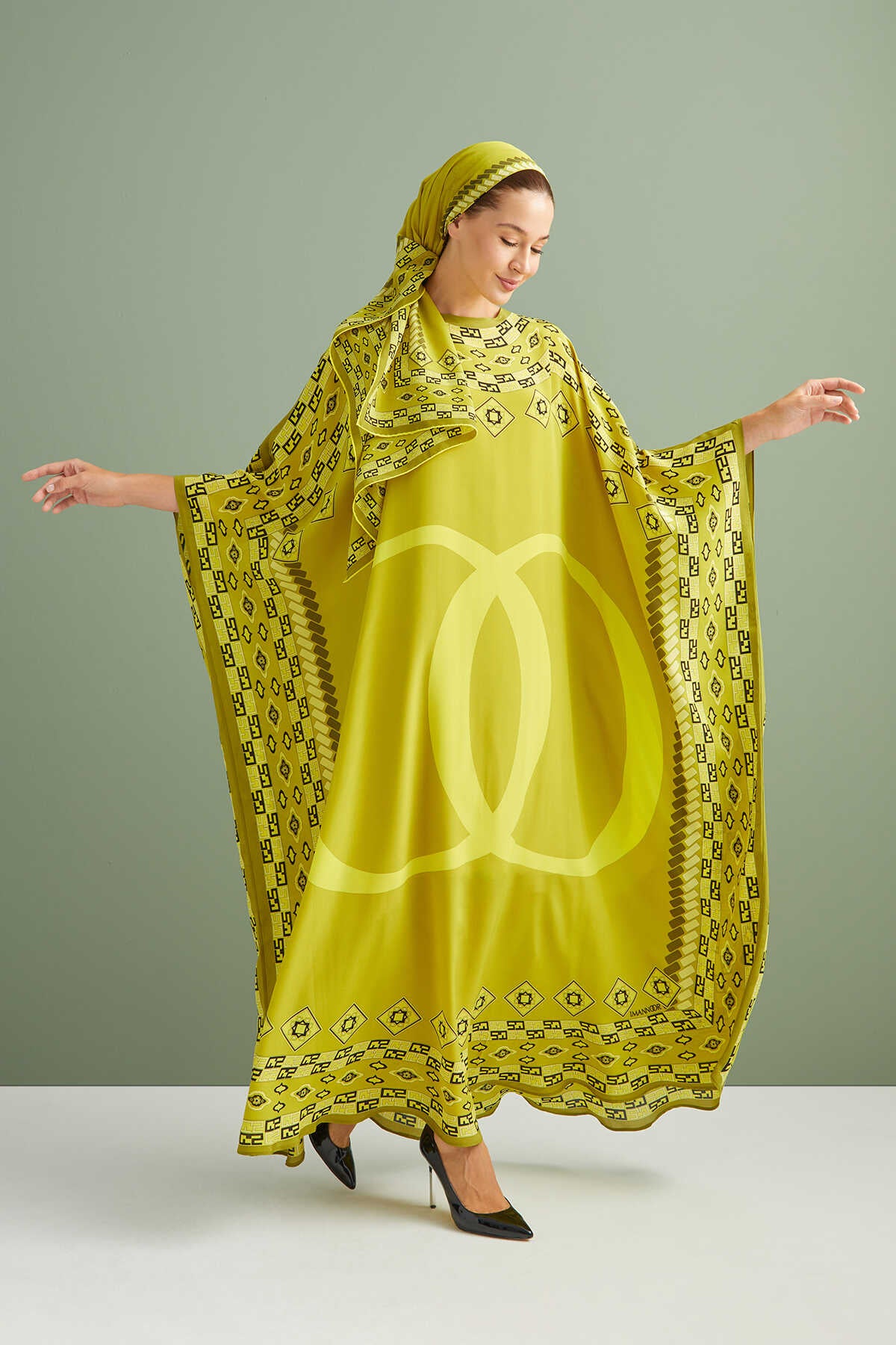 Bordür Noor Sarı İpek Kaftan