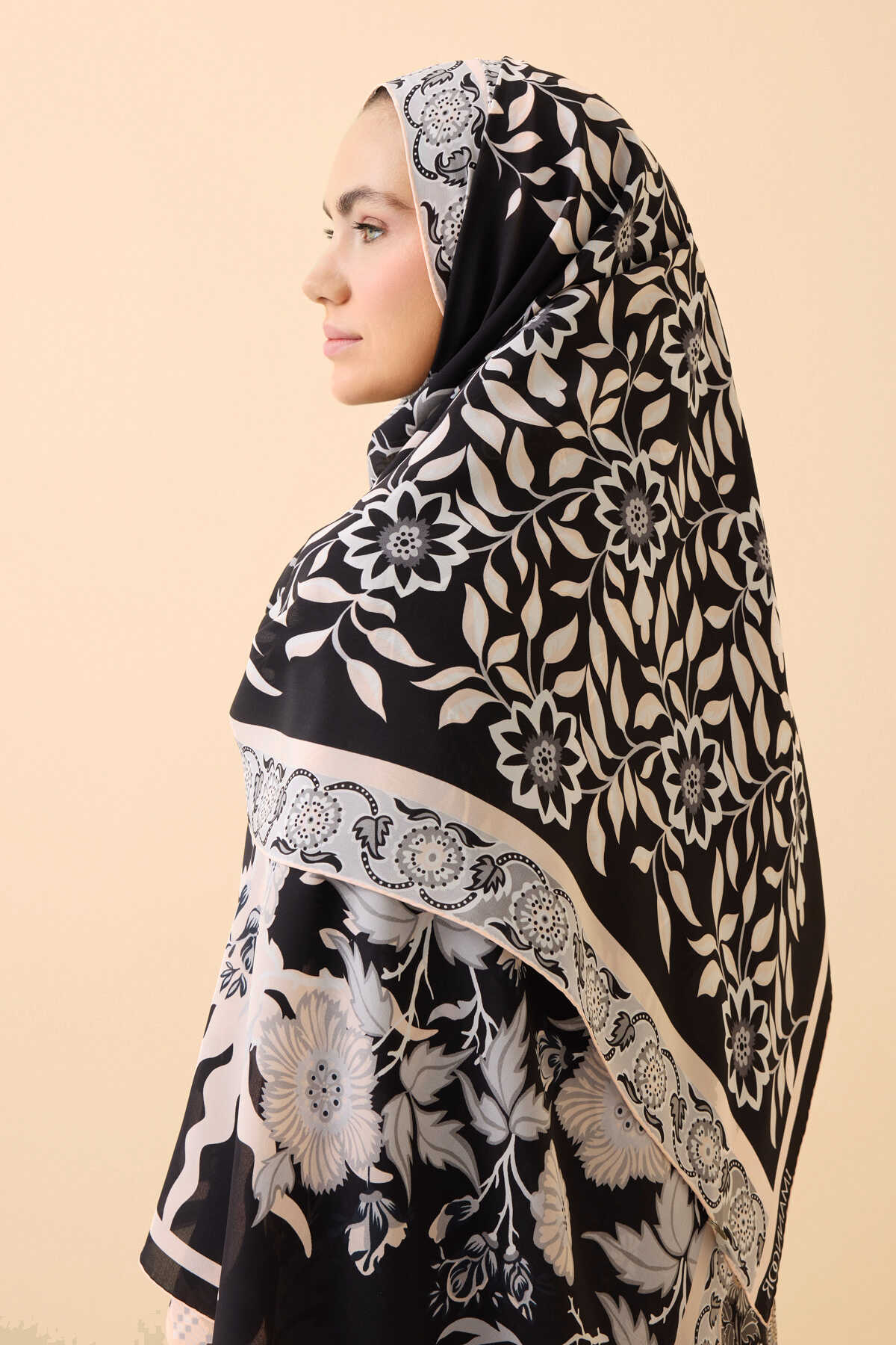 Çit Siyah Krep İpek Kaftan Şal 80x210