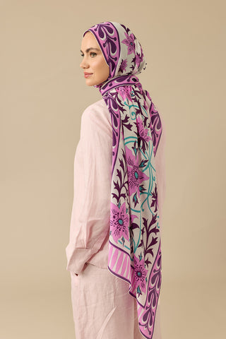 Garp Çiçeği Pembe Krep İpek Kaftan Şalı 70x210