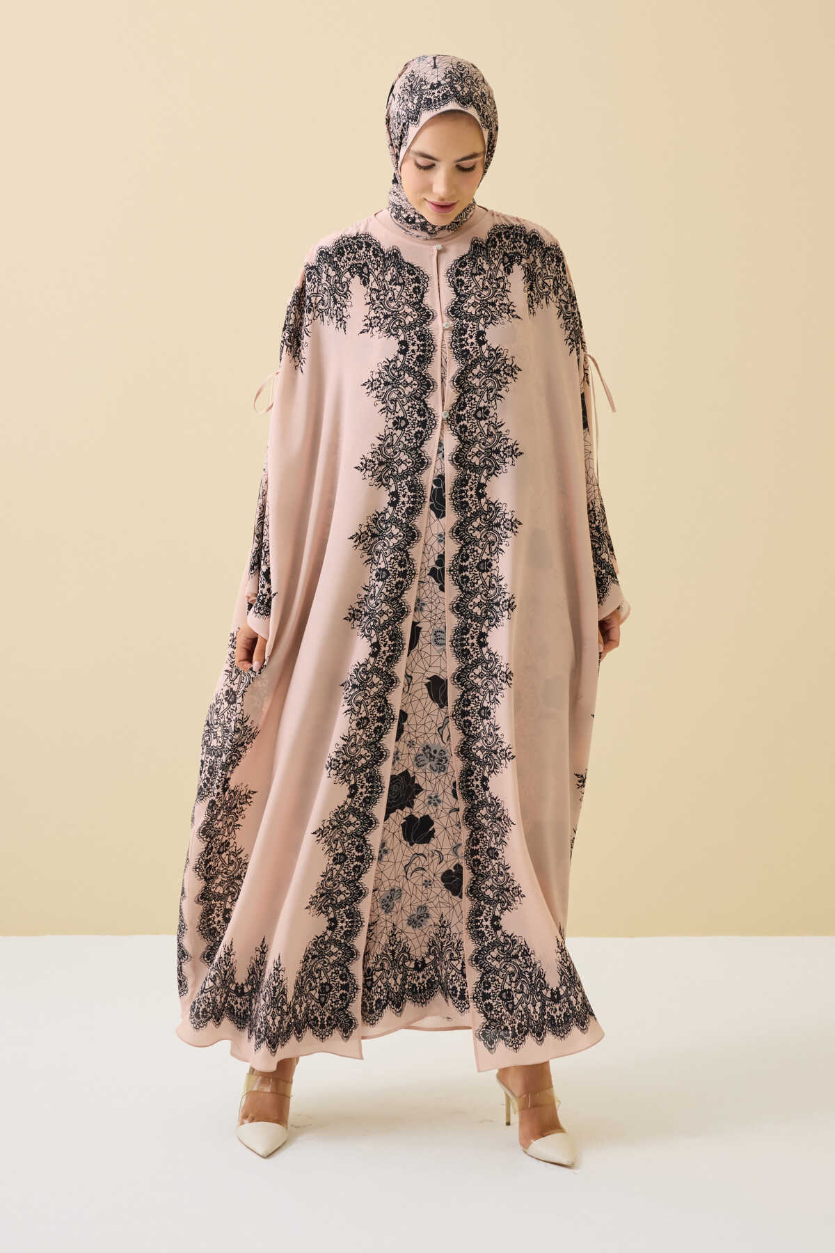 Gül Dantel Pudra İpek Abaya