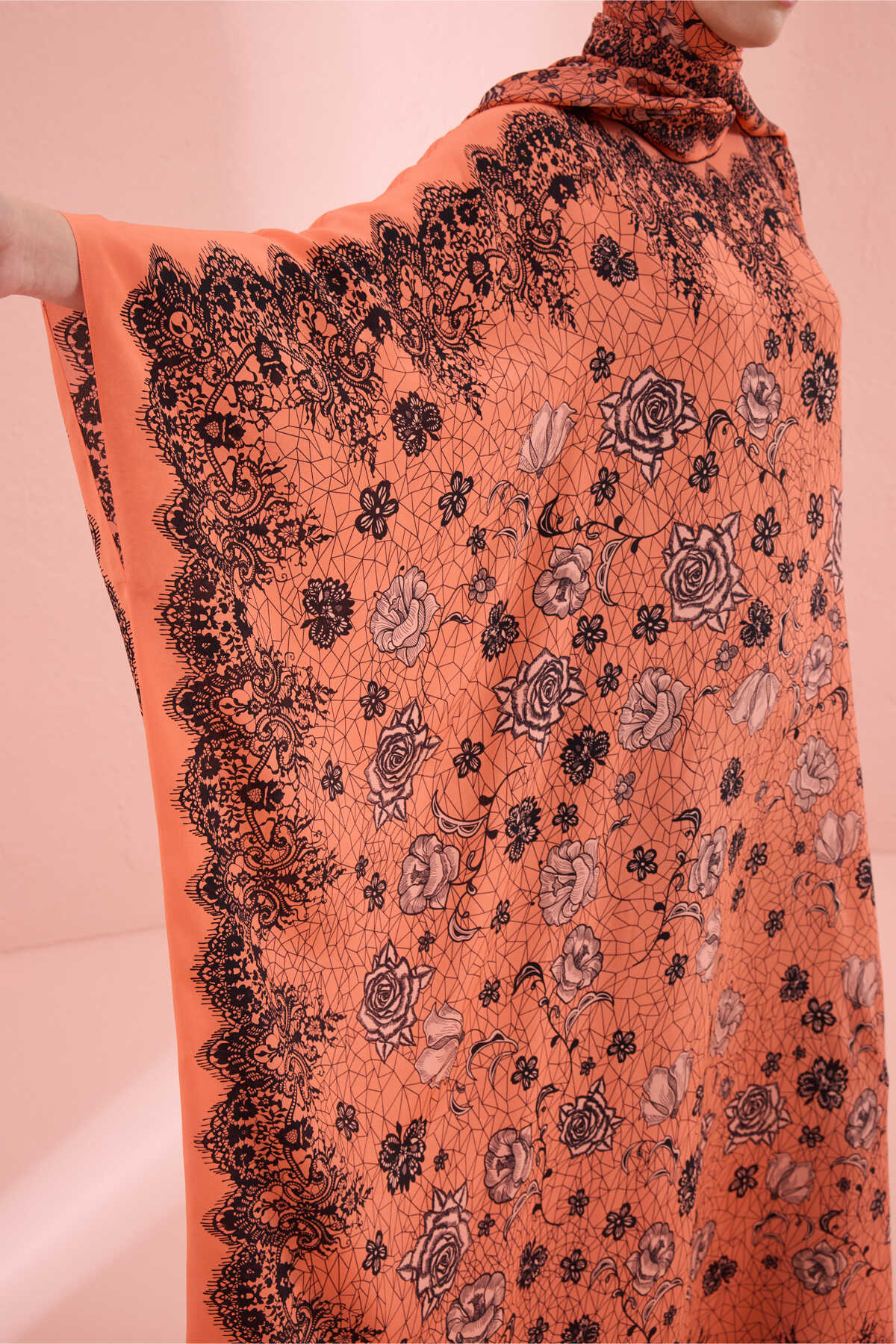 Gül Dantel Somon Krep İpek Kaftan