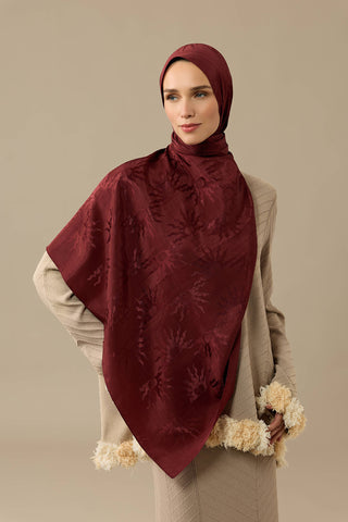 Güneş Doğarken Bordo Shiny Jakar Şal 70x200