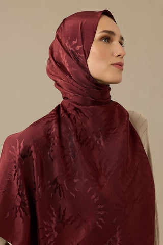 Güneş Doğarken Bordo Shiny Jakar Şal 70x200