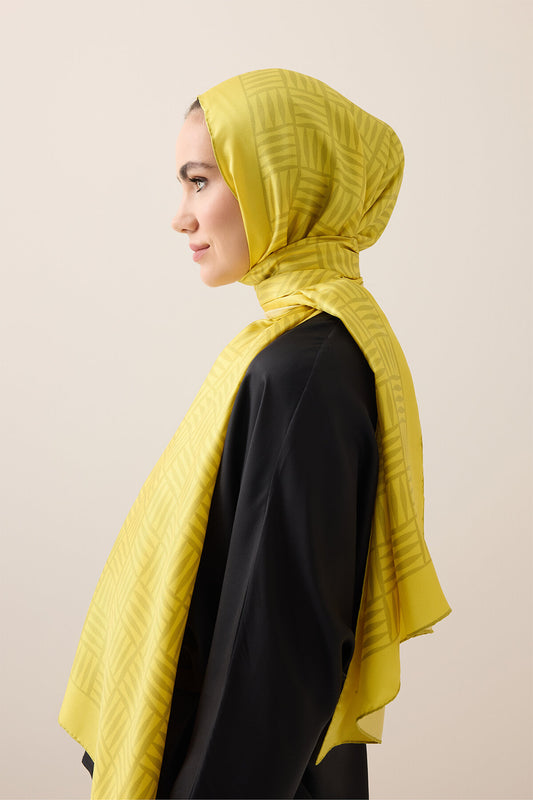 Iman Kare Altın Tivil İpek Şal 70x210