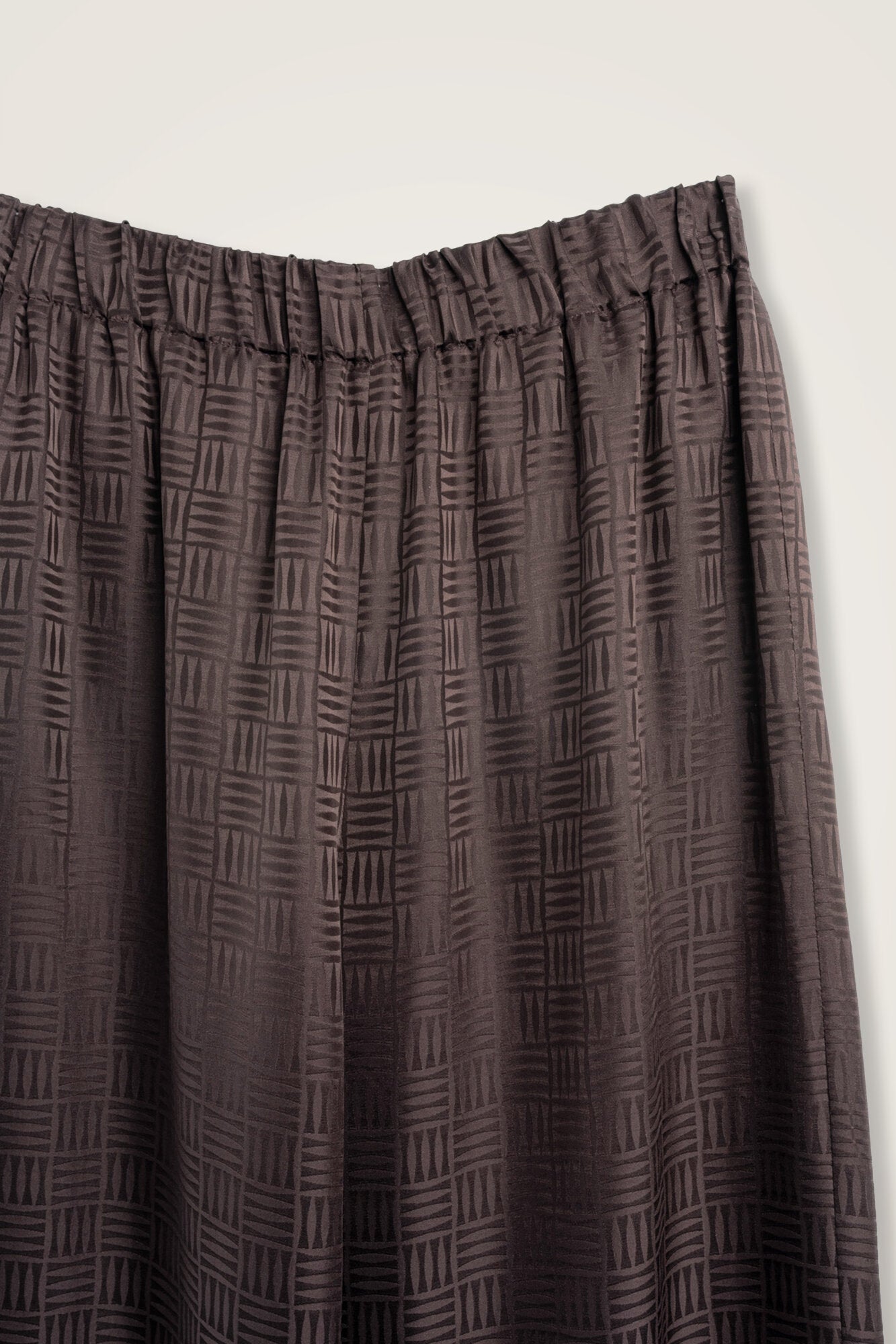 İman Kare Kahverengi Jakarlı İpek Pantolon