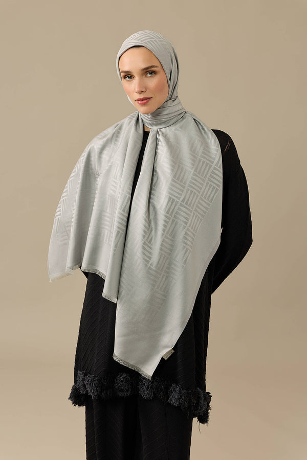 Iman Kare Gri İpek Şal 70x210