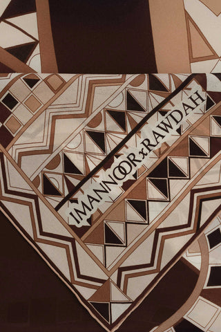 İmannoor x Rawdah Ahtapot Kahverengi İpek Büyük Eşarp 110x110