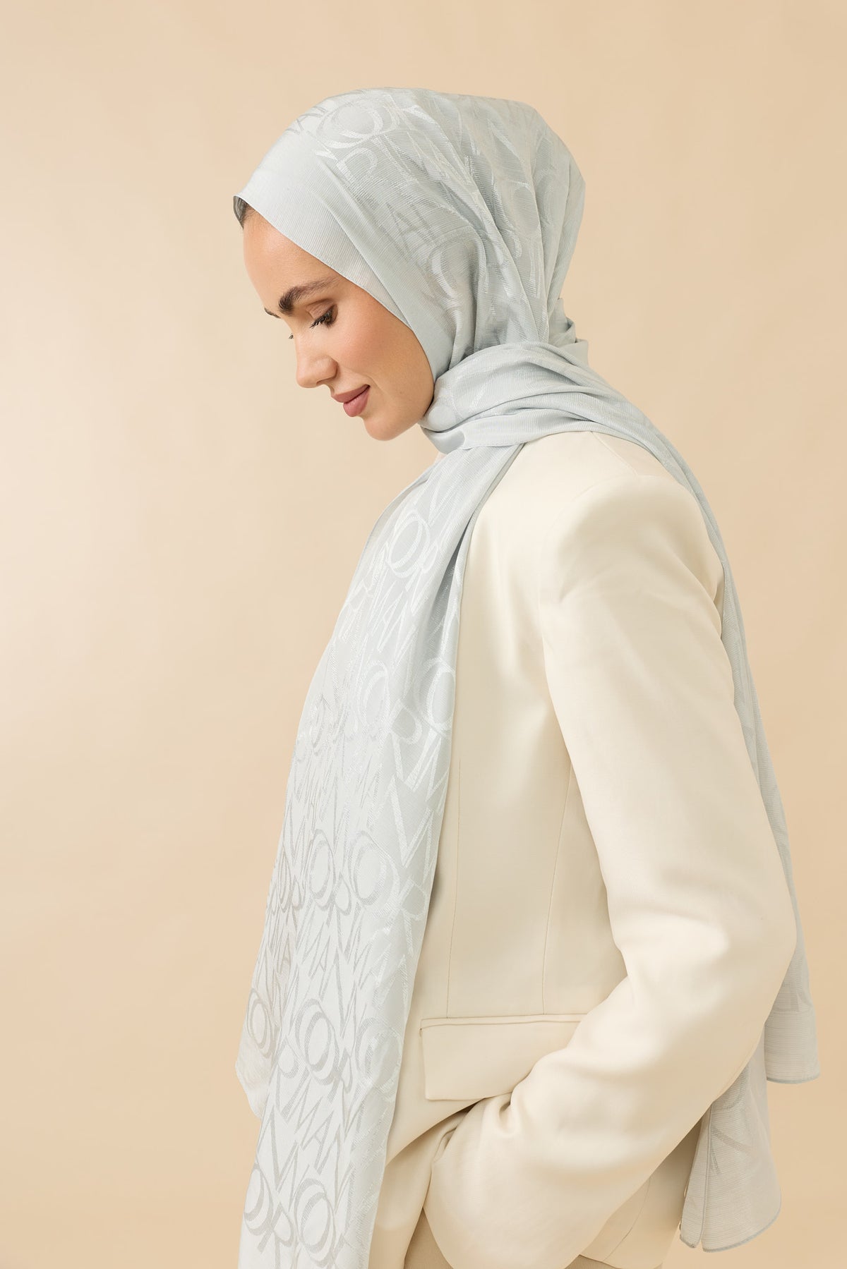 Monogram İmza Gümüş Shiny Jakar Şal 70x200