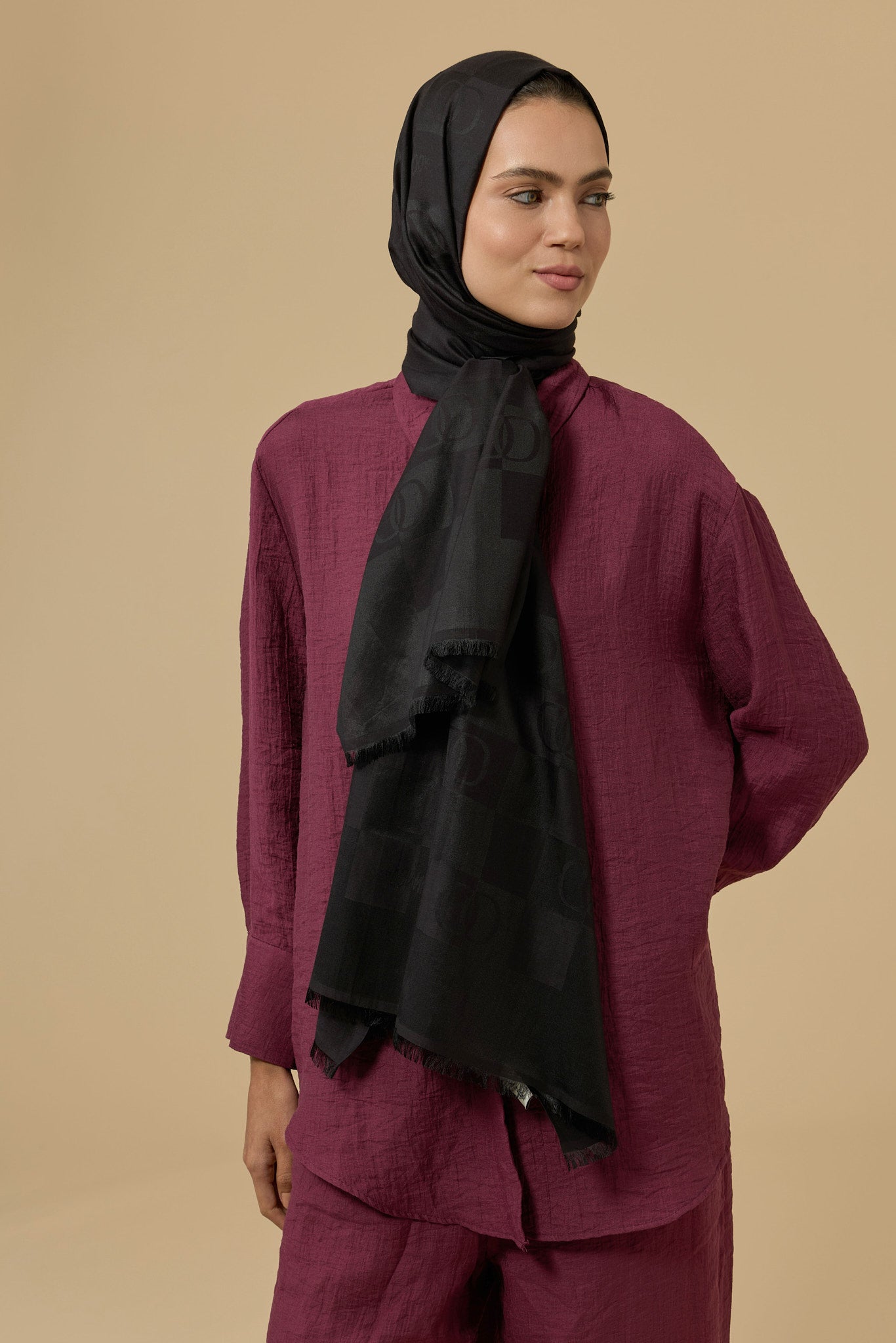 Dama Desen Siyah Pamuk İpek Şal 70x190