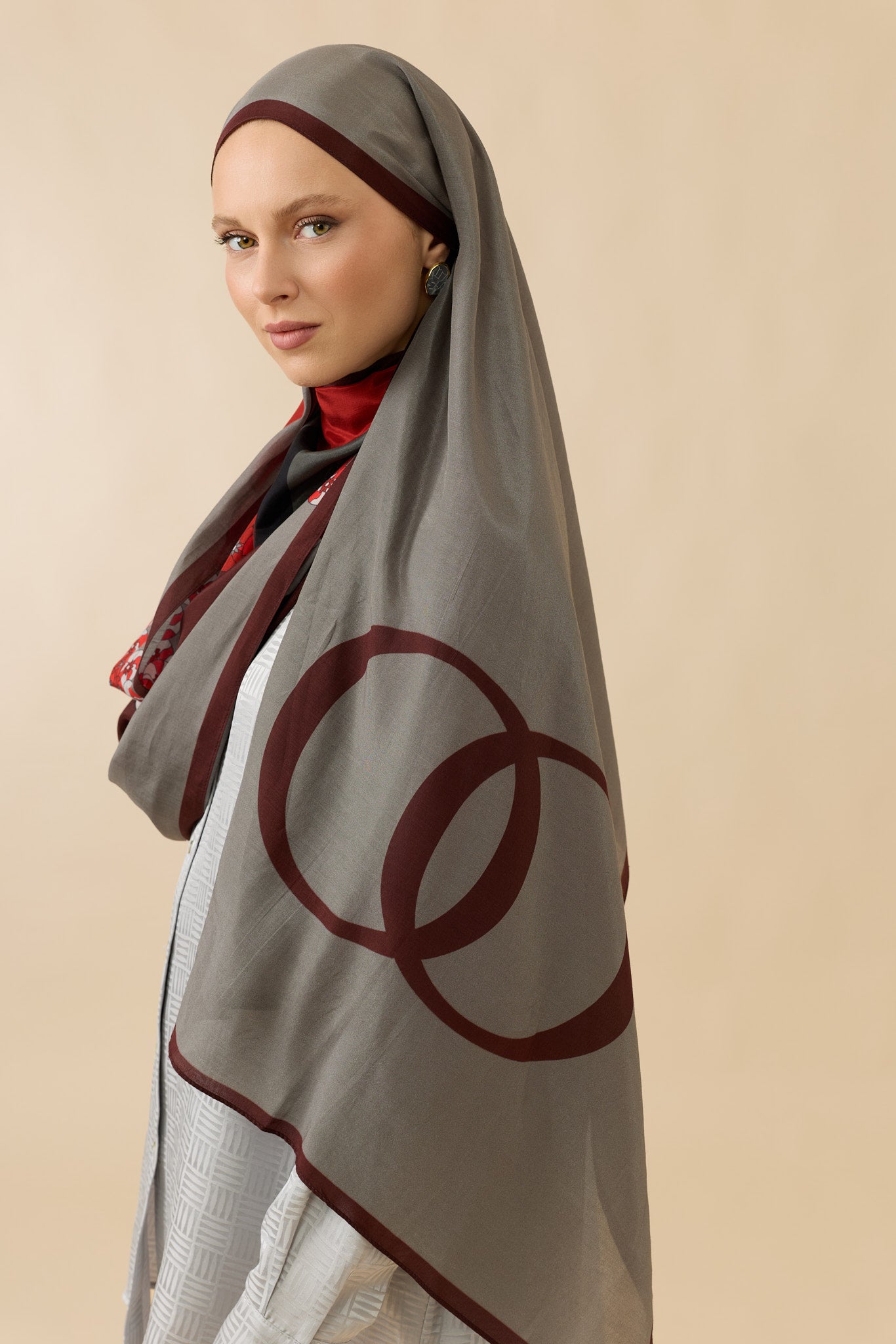 Sakura Gri-Kırmızı Floş Ekosel Şal 70x210