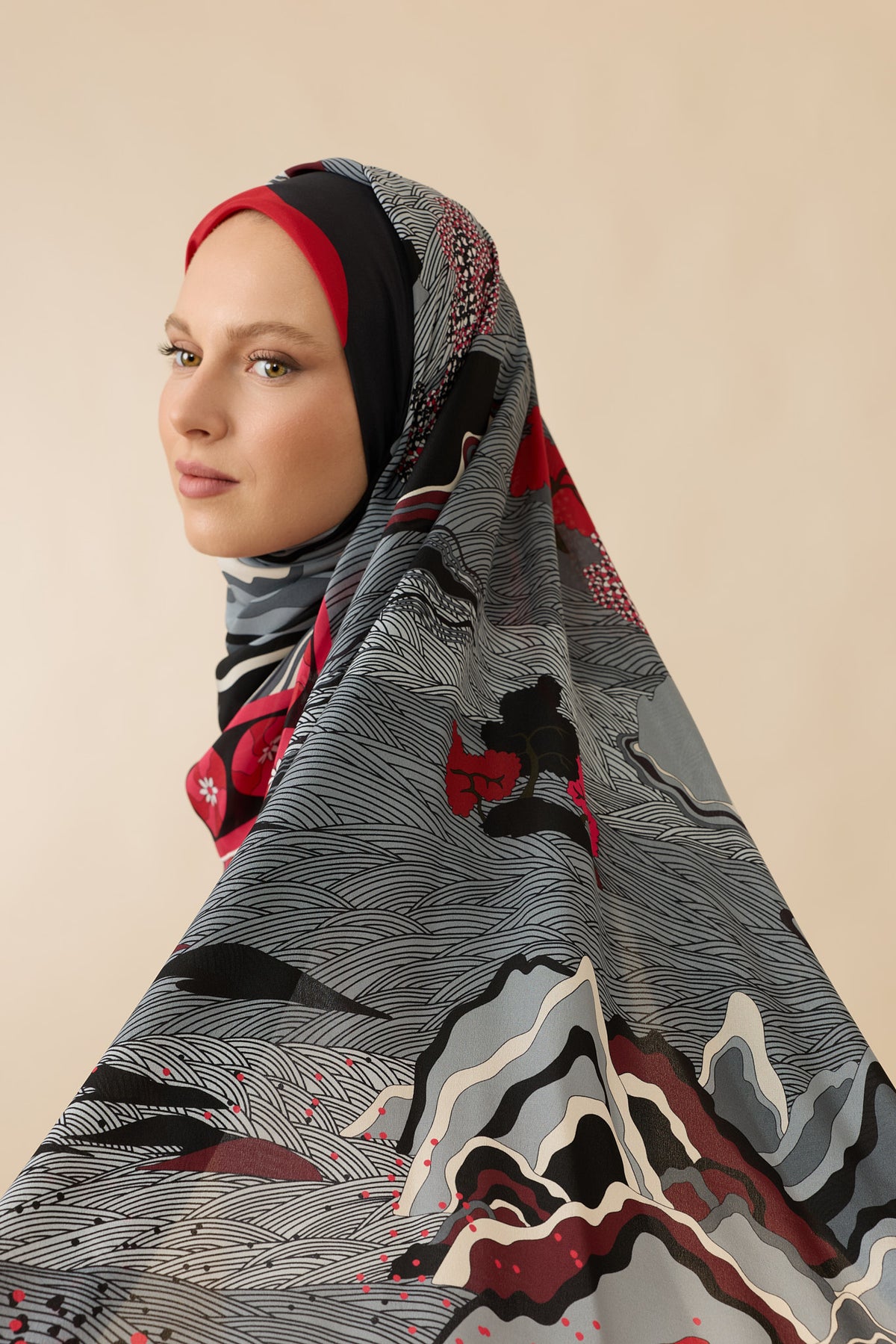 Dağ ve Sakura Kırmızı Krep İpek Şal 70x210
