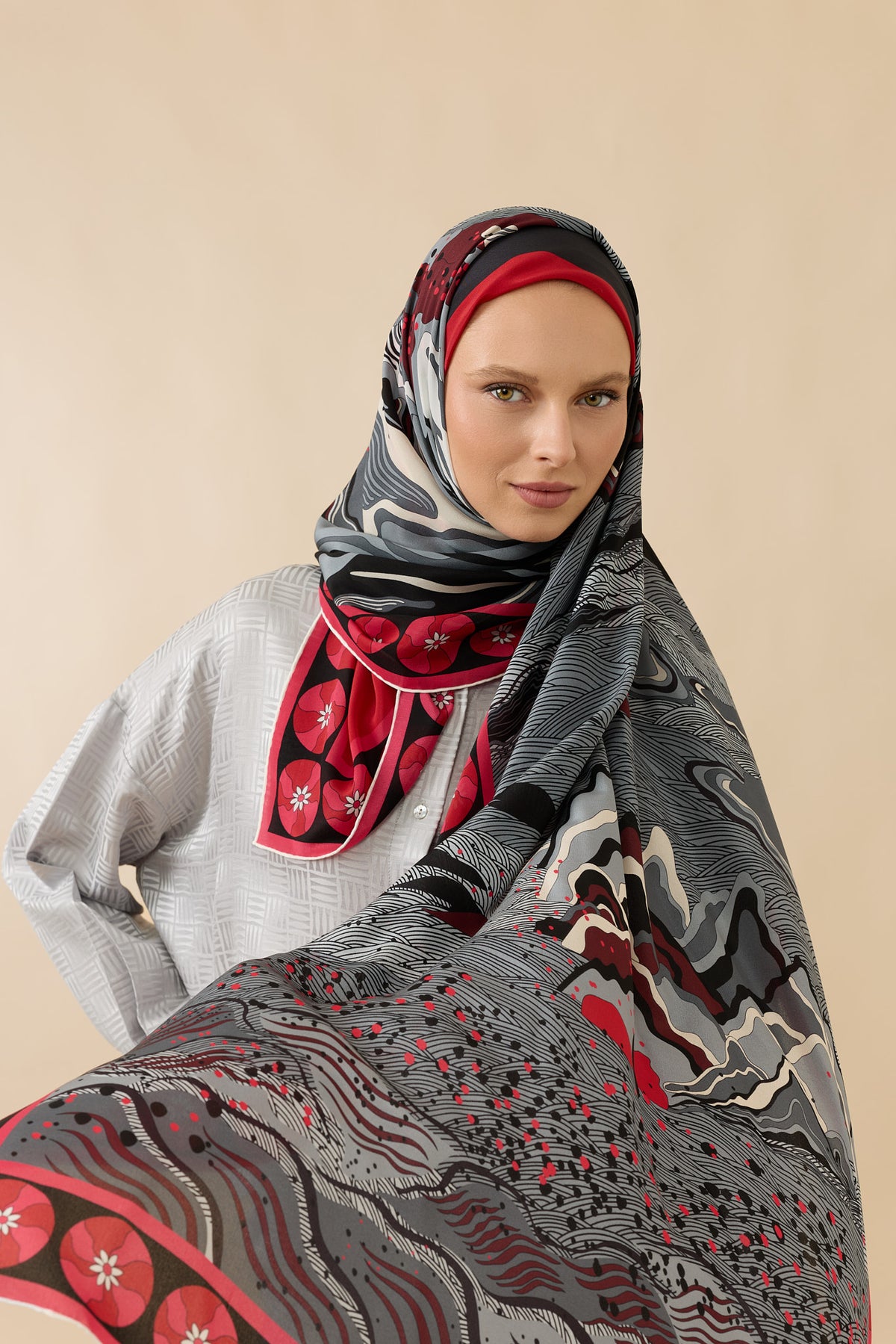Dağ ve Sakura Kırmızı Krep İpek Şal 70x210