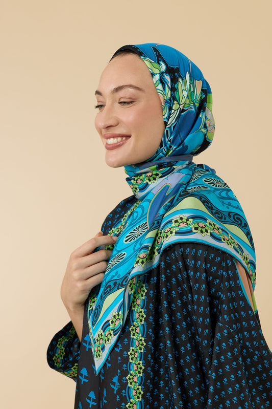 Nilüfer Siyah-Mavi Tivil İpek Eşarp 90x90