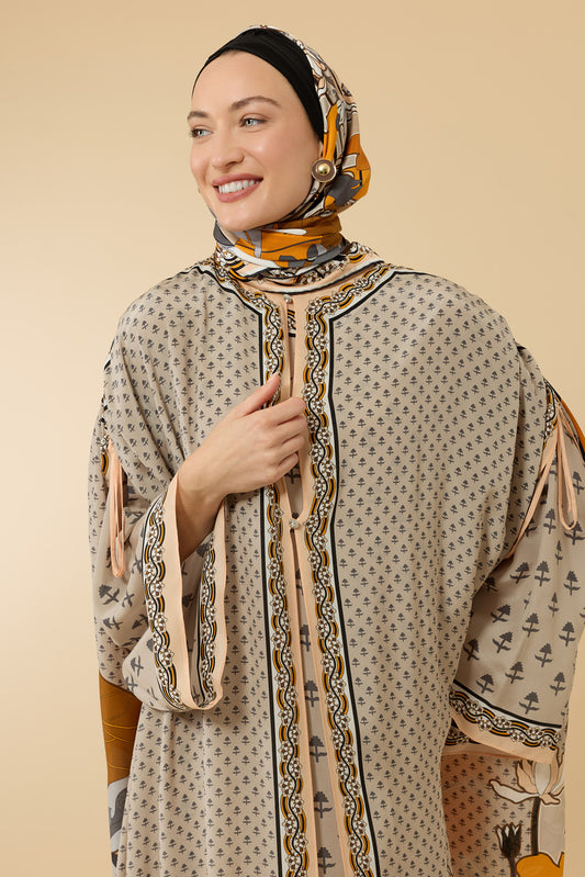 Nilüfer Bej Desenli Baskı Krep İpek Abaya