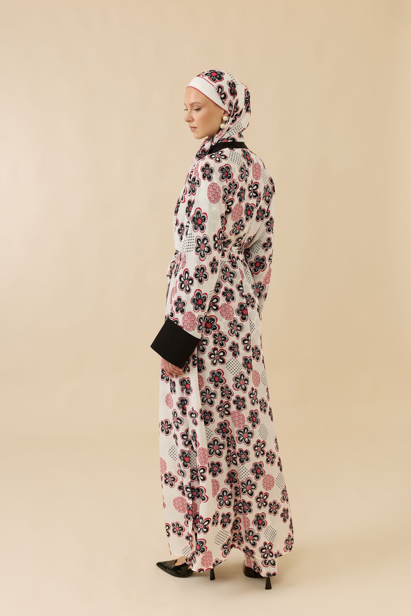 Kar Taneleri Beyaz Tivil İpek Uzun Kimono