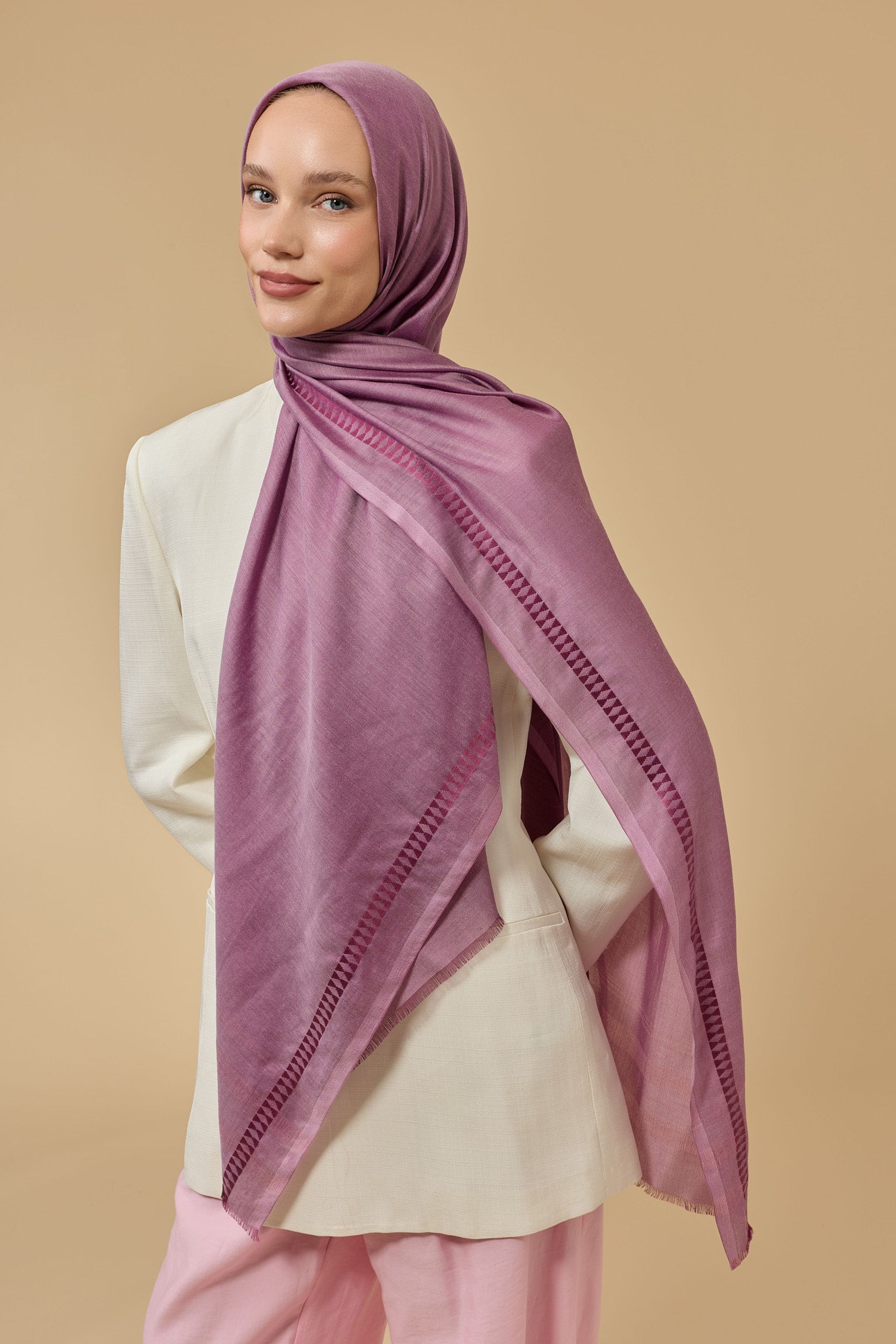 Bordür İman I Şeker Pembe Modal İpek Şal 70x200