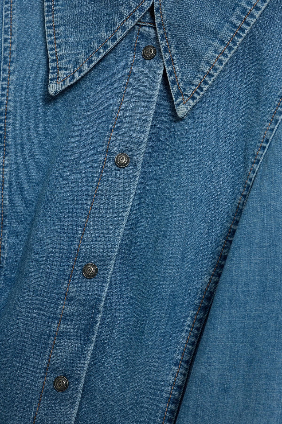 Açık Mavi Sivri Yaka Denim Gömlek