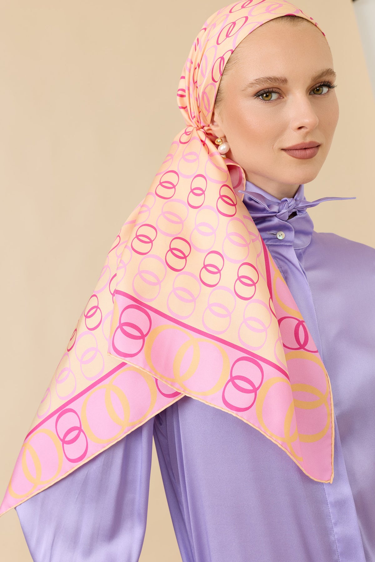 Noor Yolu 2 Şeker Pembe Tivil İpek Eşarp 90x90
