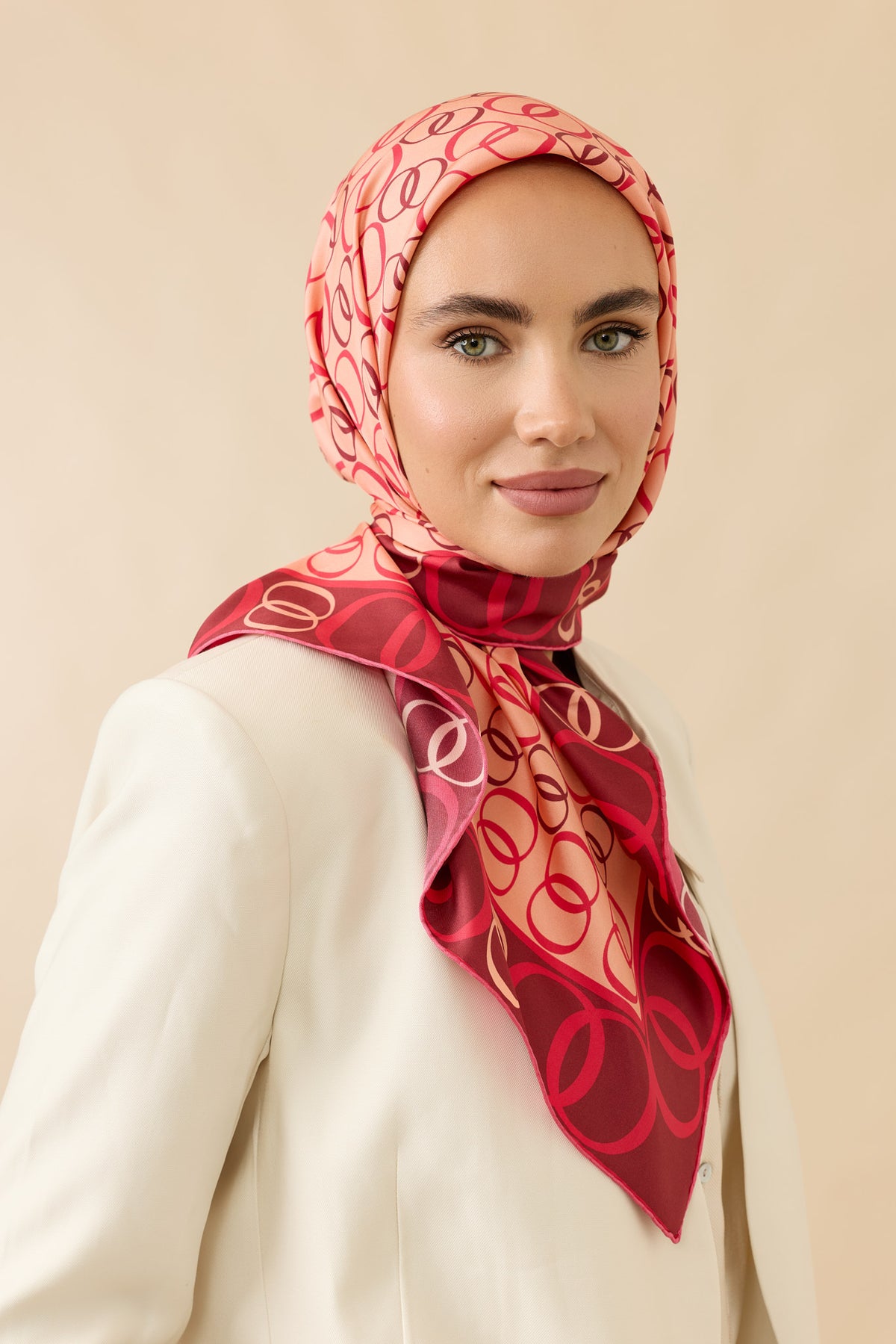 Noor Yolu 2 Kırmızı-Krem Tivil İpek Eşarp 90x90