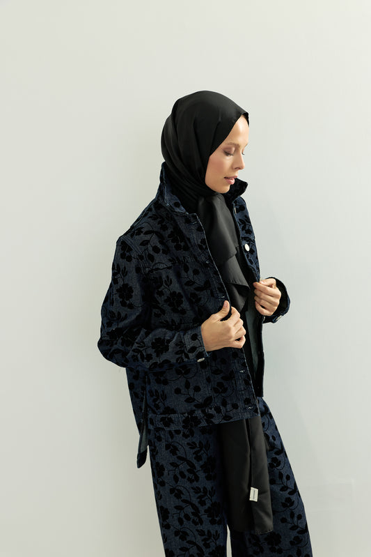 Çiçek Floklu Koyu Mavi Denim Ceket