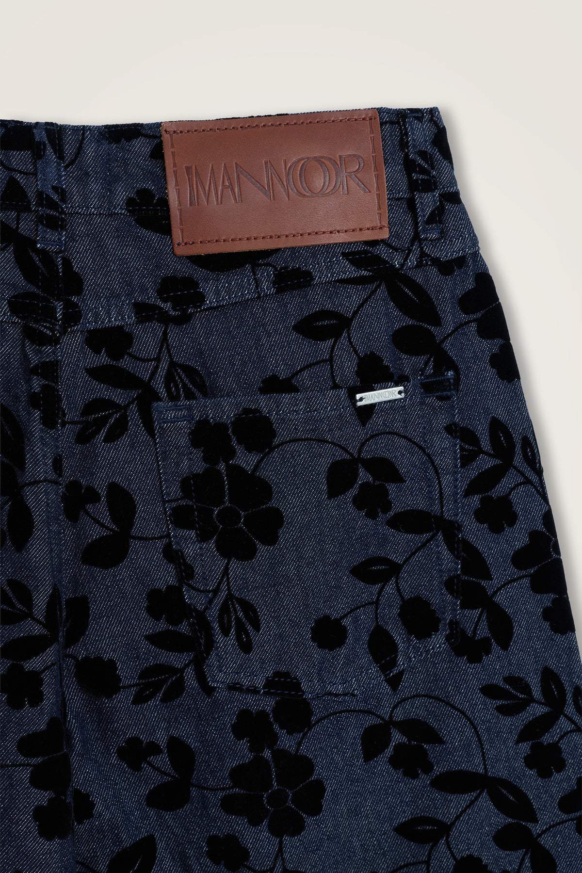 Çiçek Floklu Koyu Mavi Denim Pantolon