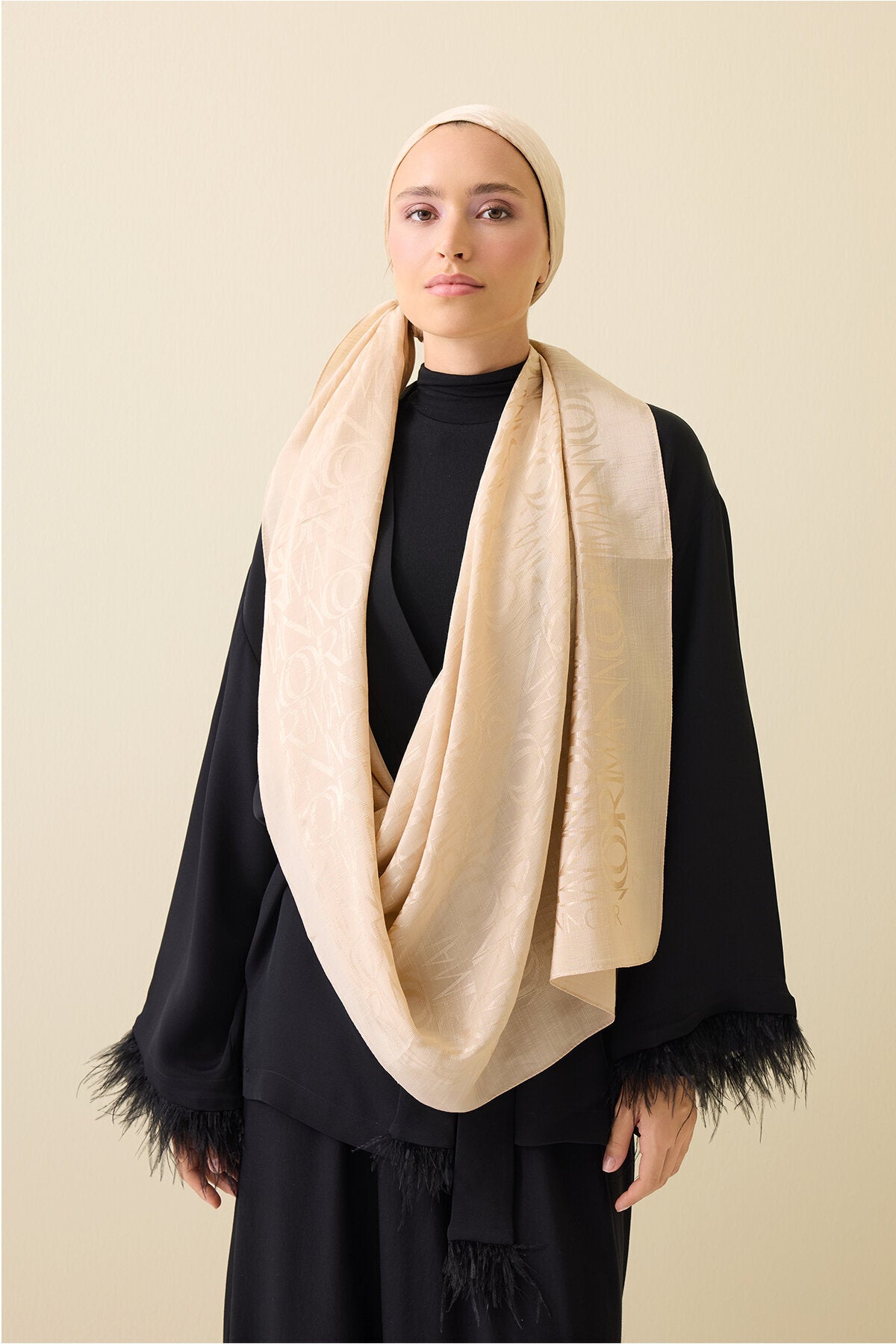 Monogram İmza Bal Beji Shiny Jakar Şal 70x200