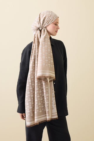 Karanfil Monogram Bej İpek Şal 68x200