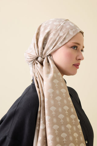 Karanfil Monogram Bej İpek Şal 68x200