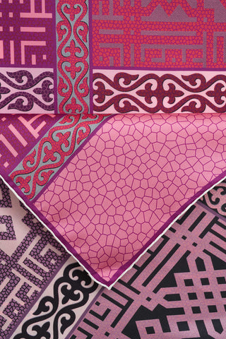 Kilim Gri-Pembe Çift Taraflı Tivil İpek Eşarp 90x90