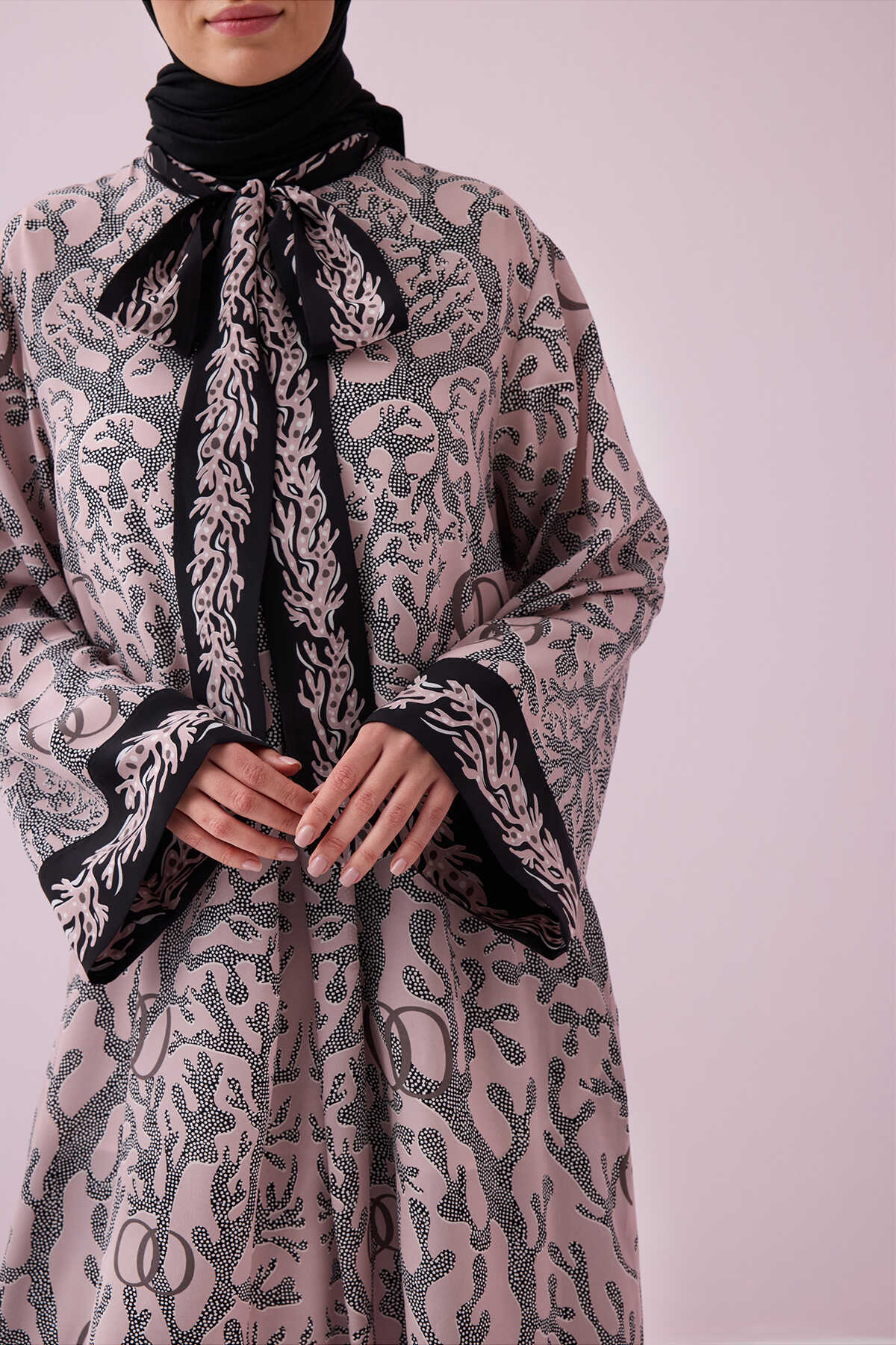 Mercan Boyundan Bağlamalı Pudra Krep İpek Elbise
