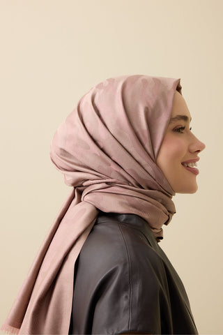 Mercan Sütlü Kahve Jakarlı İpek Şal 70x200