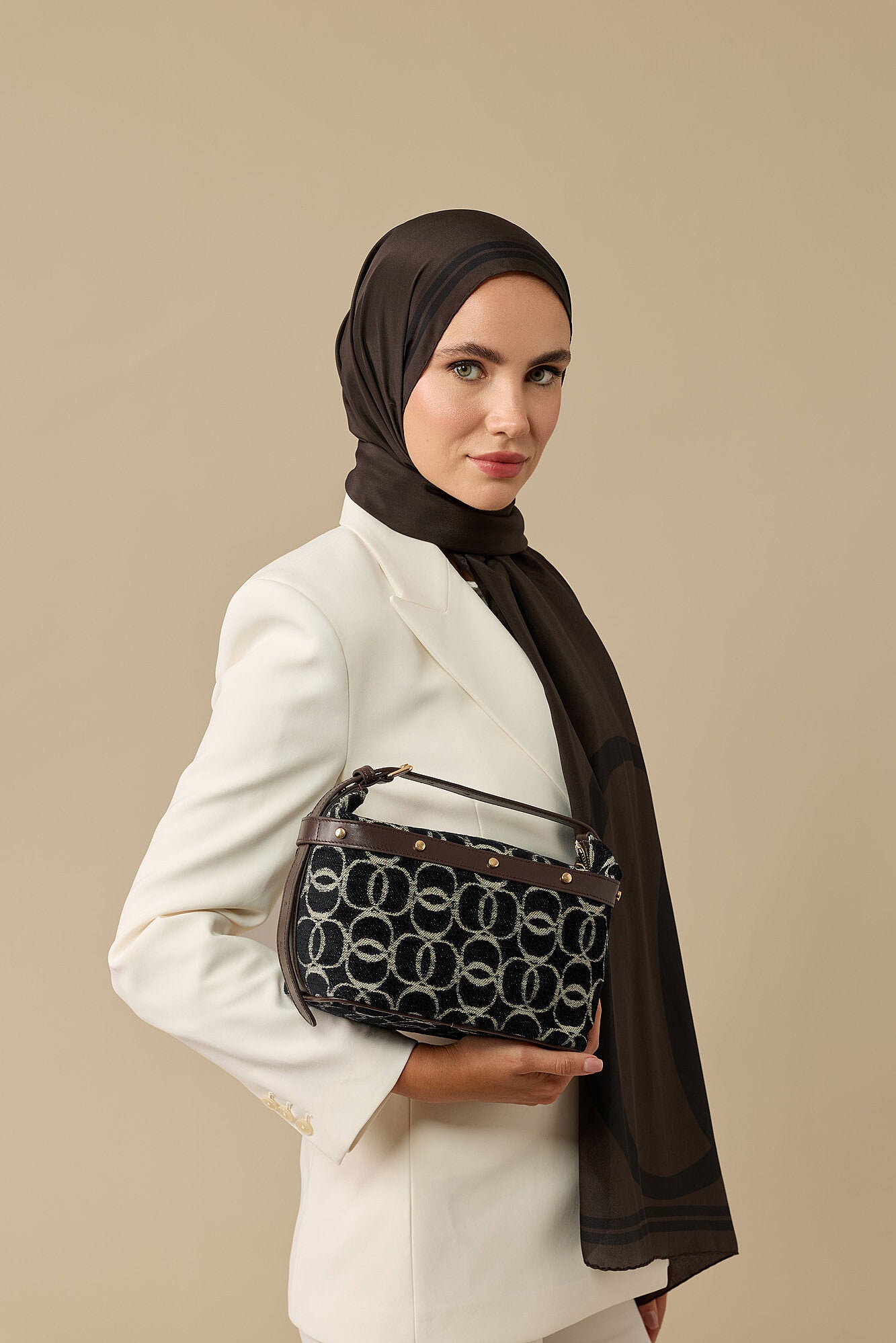 Monogram Dokuma Siyah Kutu Çanta