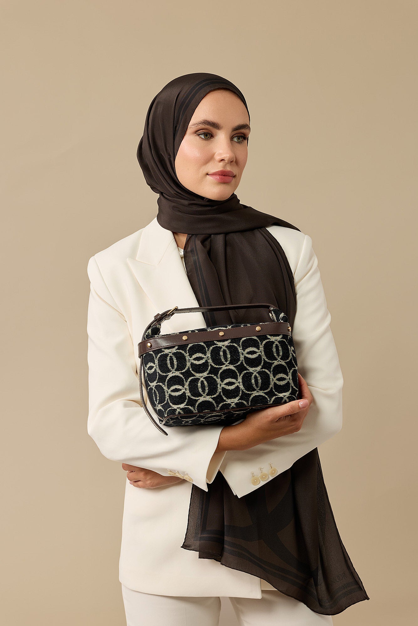Monogram Dokuma Siyah Kutu Çanta