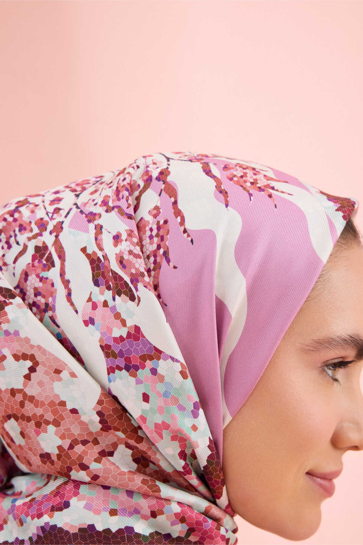 Mozaik Havuz Pembe-Yeşil Çift Taraflı Tivil İpek Eşarp 90x90