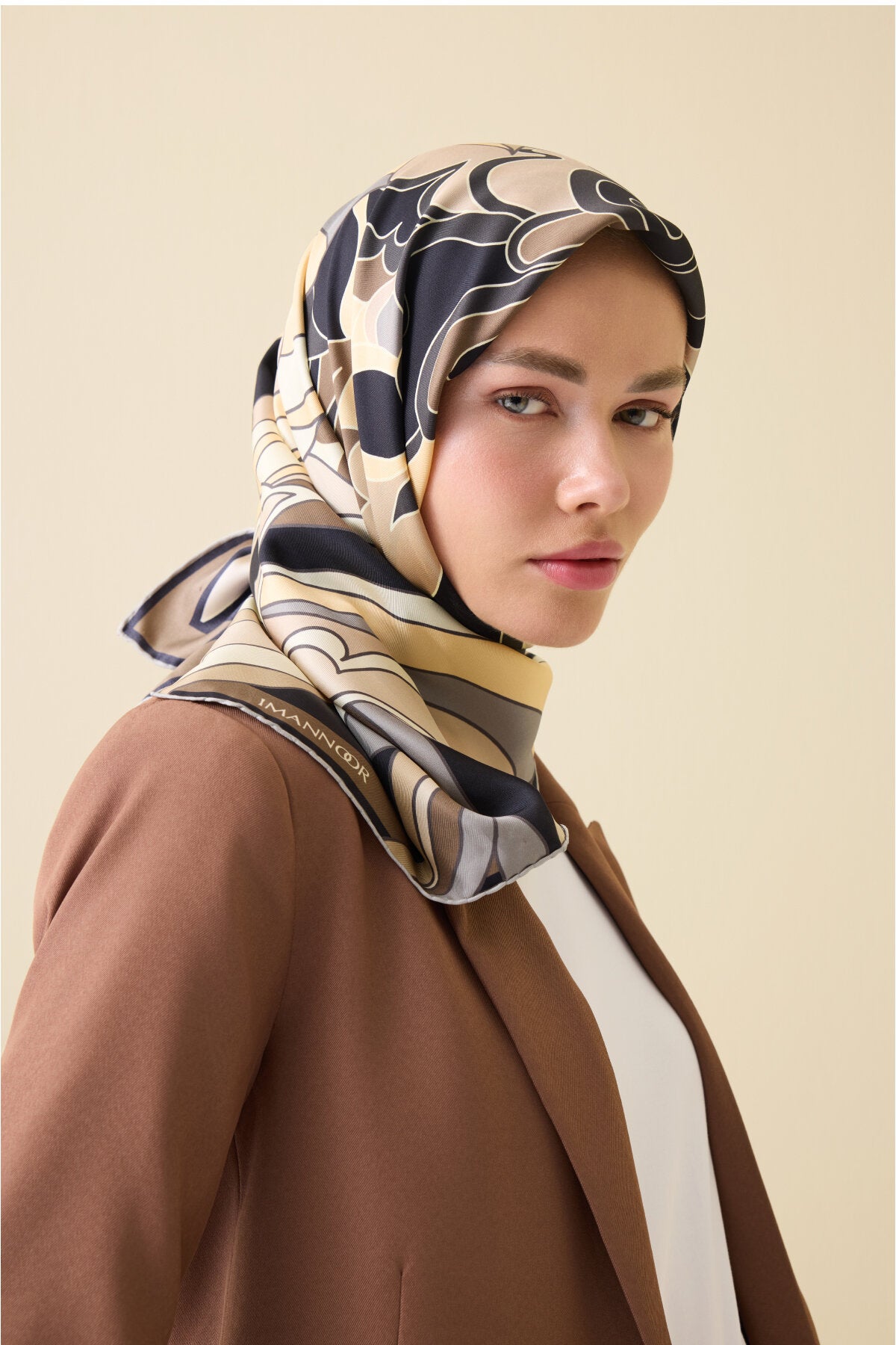 Neşe Bej Tivil İpek Eşarp 90x90