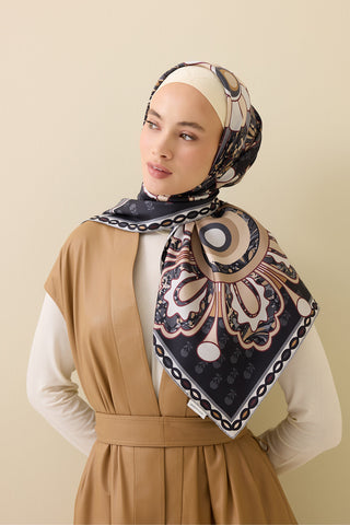 Nilüfer Siyah Tivil İpek Eşarp 90x90
