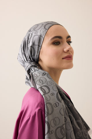 Noor Koyu Gri Jakarlı İpek Şal 70x200