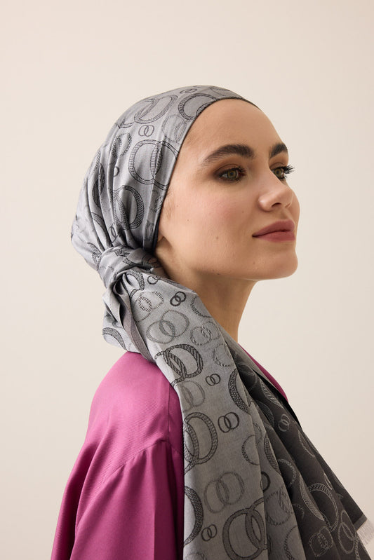 Noor Koyu Gri Jakarlı İpek Şal 70x200