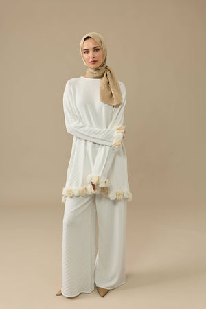 Tassel Flower White Knitted Long Blouse