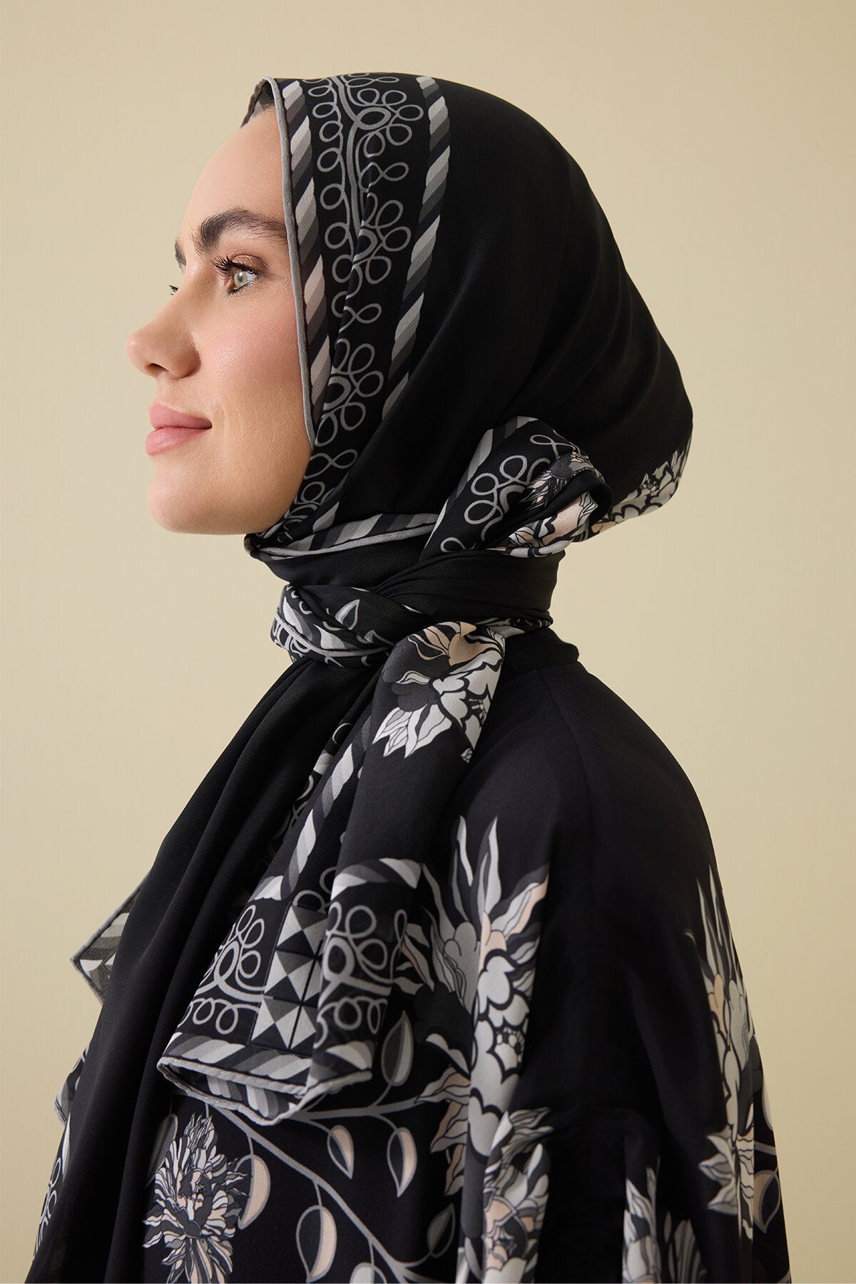 Şakayık Siyah-Gri Krep İpek Abaya Şalı 70x210