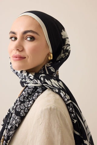 Şark Çiçeği Siyah Floş Pamuk Şal 70x210