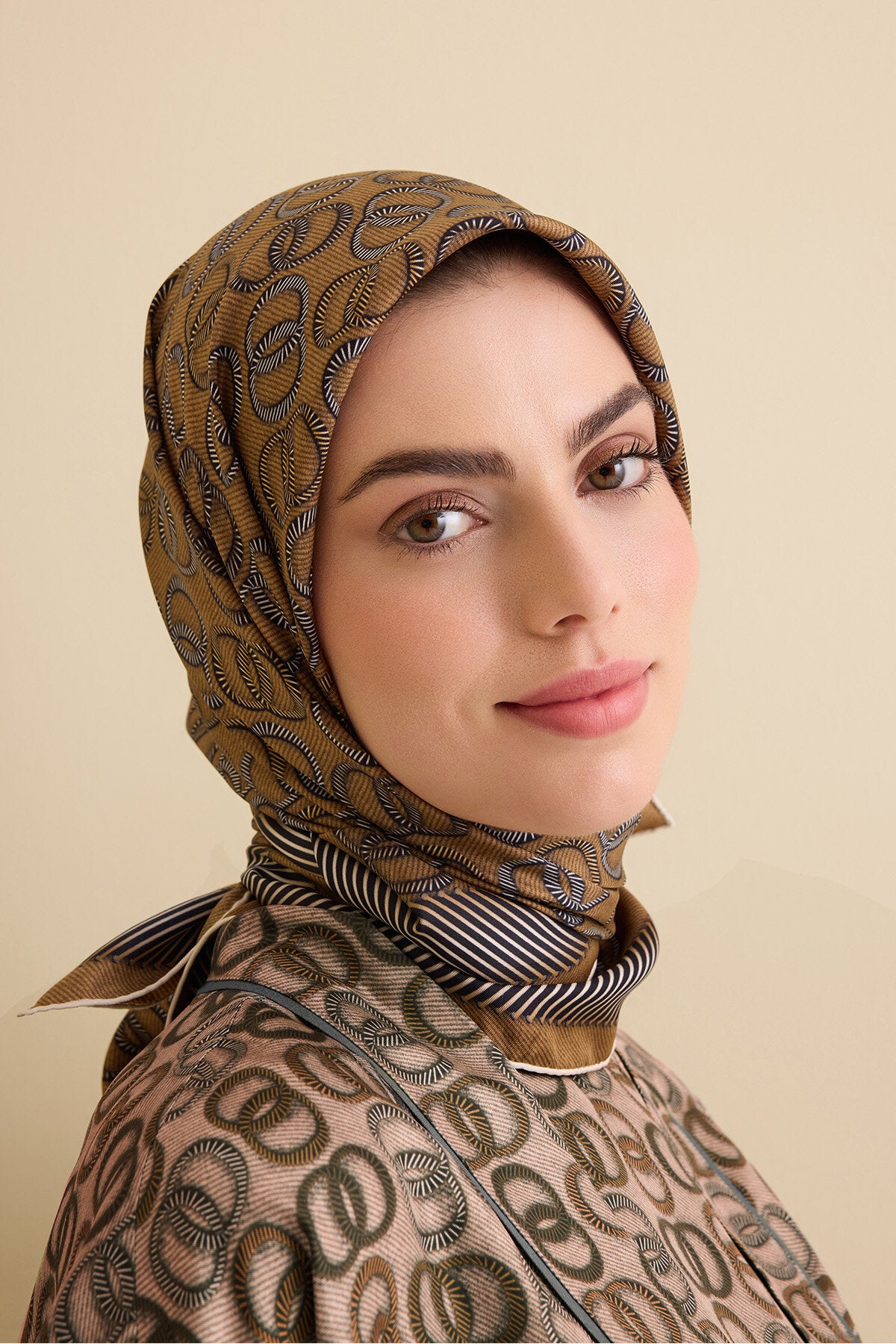 Sarma Noor Altın Tivil İpek Eşarp 90x90