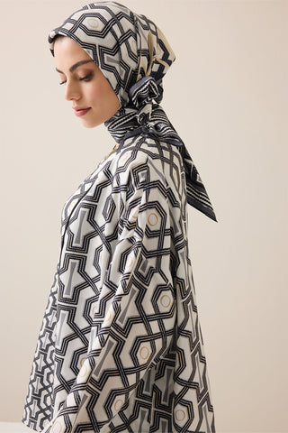 Selçuk-i Kafes Siyah-Beyaz Tivil İpek Kısa Kimono