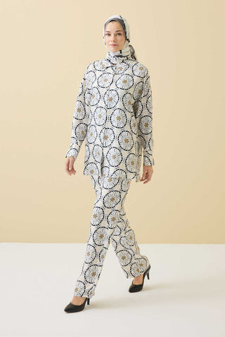 Yıldızlı Gece Beyaz Tivil İpek Pijama Gömlek
