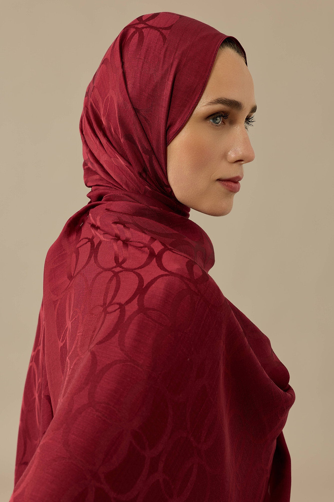 Yonca Logo Bordo Naia Jakar İpek Şal 70x210