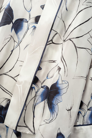 Zambaklar Açarken Gümüş Tivil İpek Kısa Kimono