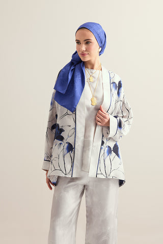 Zambaklar Açarken Gümüş Tivil İpek Kısa Kimono