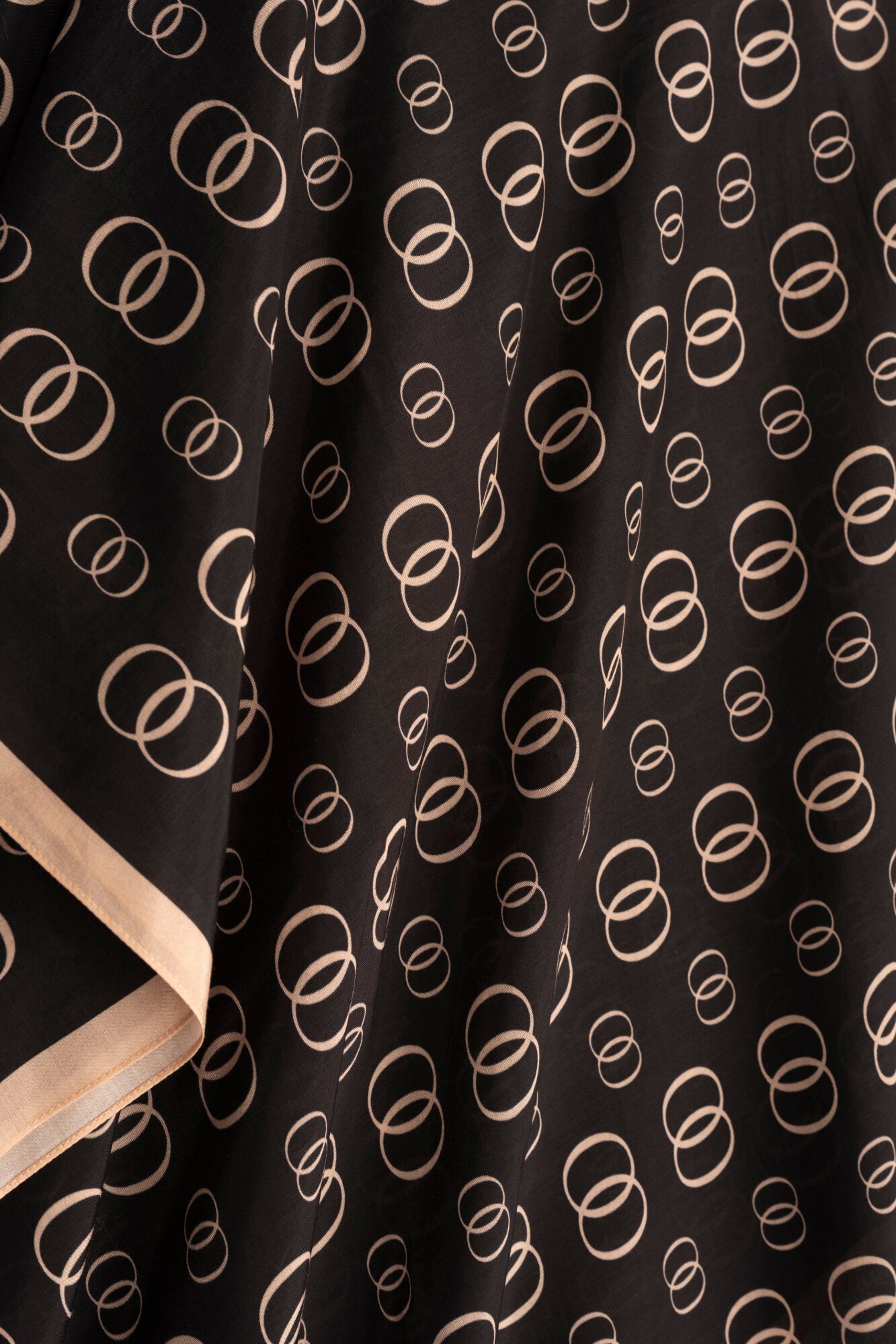 Zincir Logo Siyah-Krem Pamuk Floş Şal 70x210