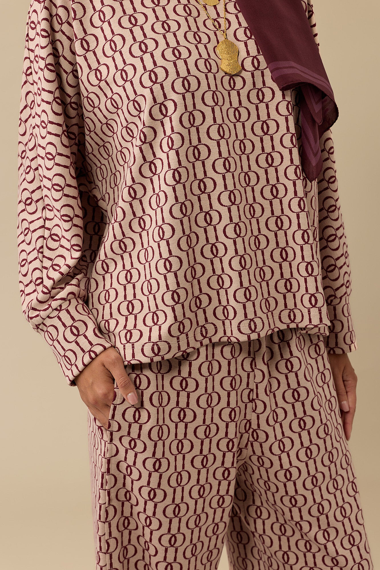 Zincir Monogram Bordo Jakar Örme Pantolon