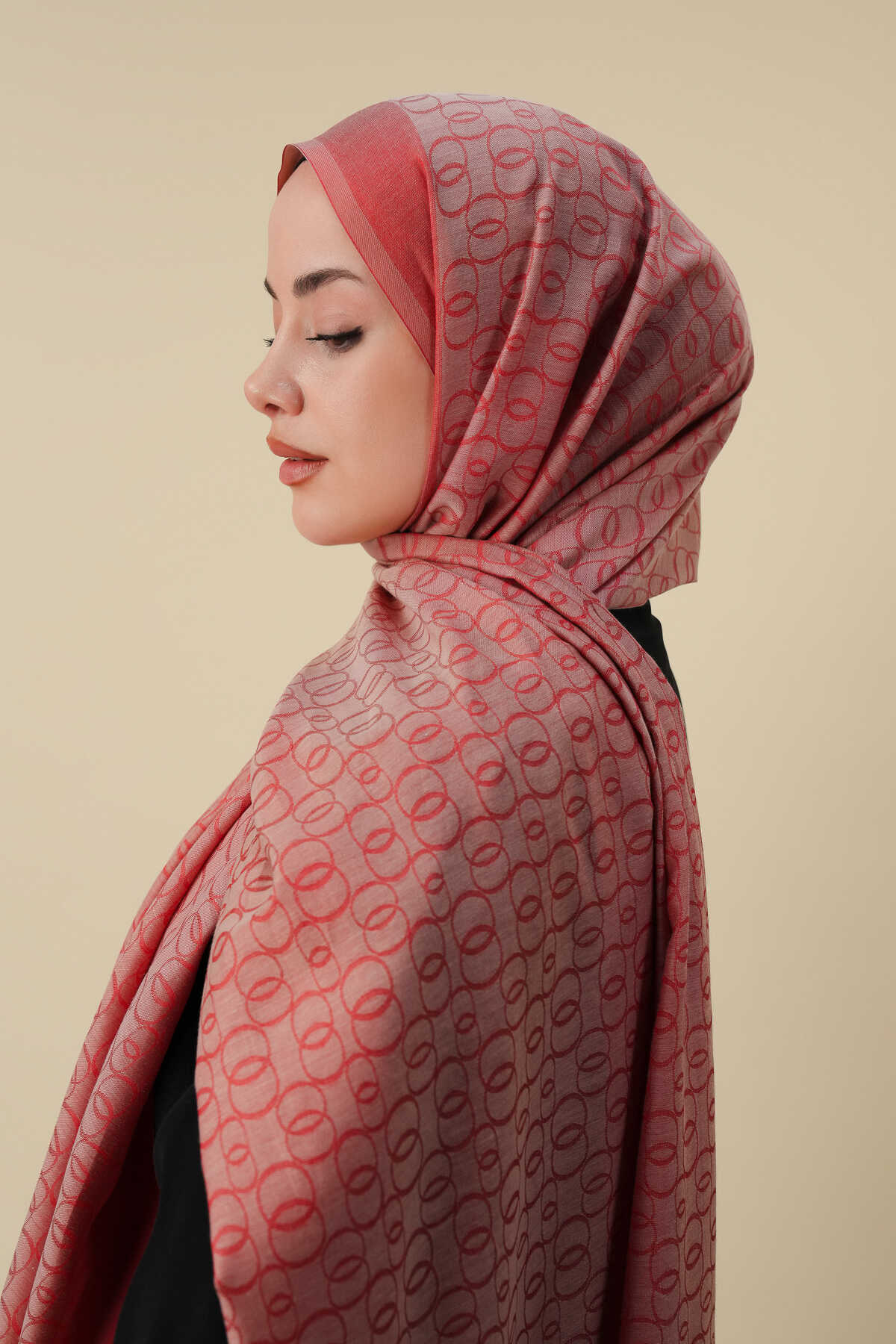 Zincir Monogram Mercan Pamuk İpek Şal 80x210